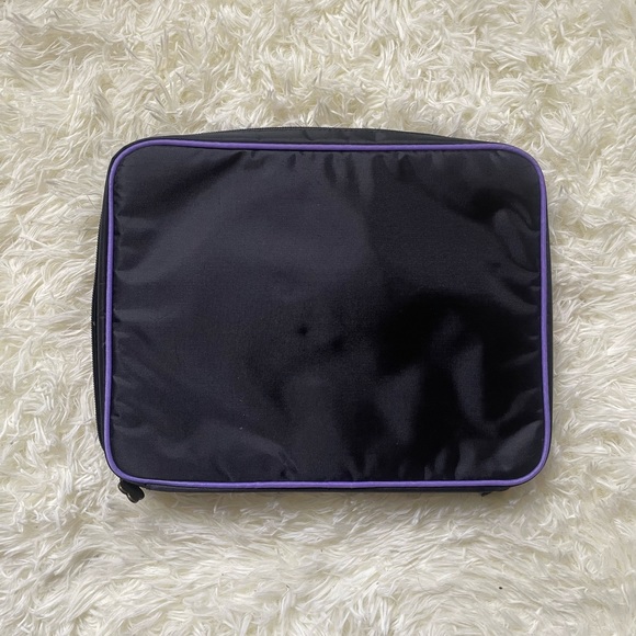 Set of 2 Anna Sui cosmetic cases - Picture 3 of 8